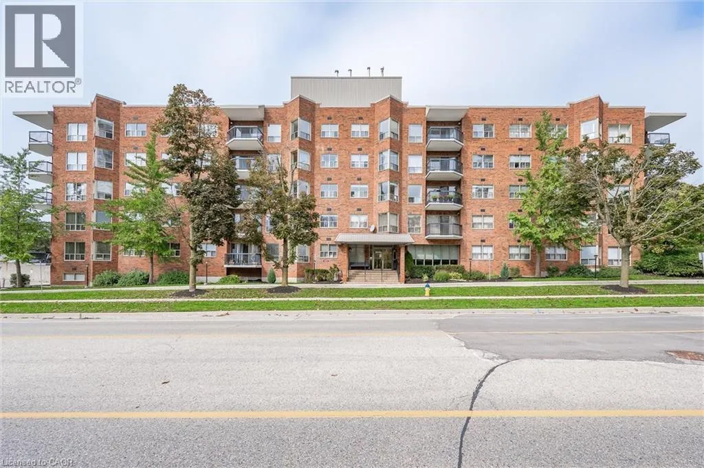 Apartment for rent: 300 Keats Way Unit# 504, Waterloo, Ontario N2L 6E6