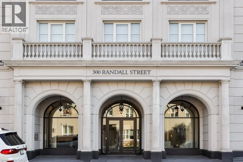 Apartment for rent: 300 Randall Street Unit# 212, Oakville, Ontario L6J 1R1