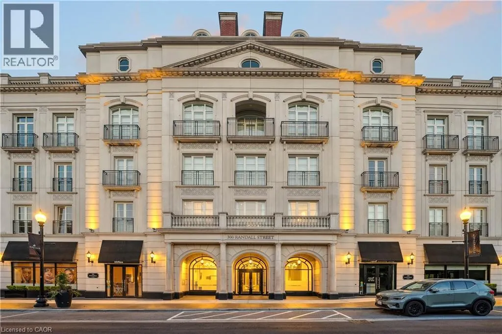 Apartment for rent: 300 Randall Street Unit# Ph1, Oakville, Ontario L6J 0G2