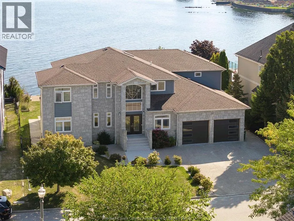 House for rent: 300 Shoreview Circle, Windsor, Ontario N8P 1M7