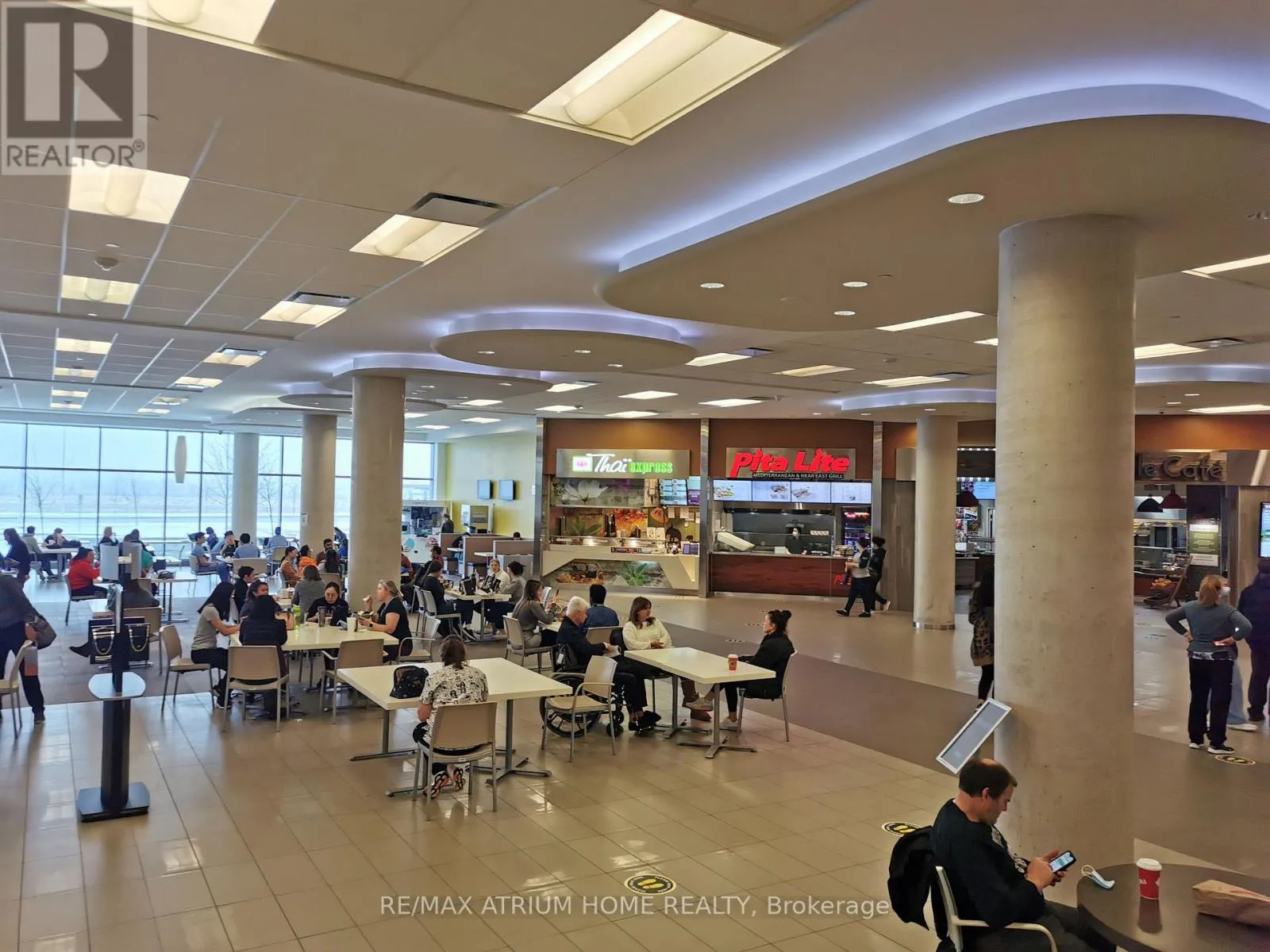 3001 Hospital Gate, Oakville, Ontario L6M 0L8