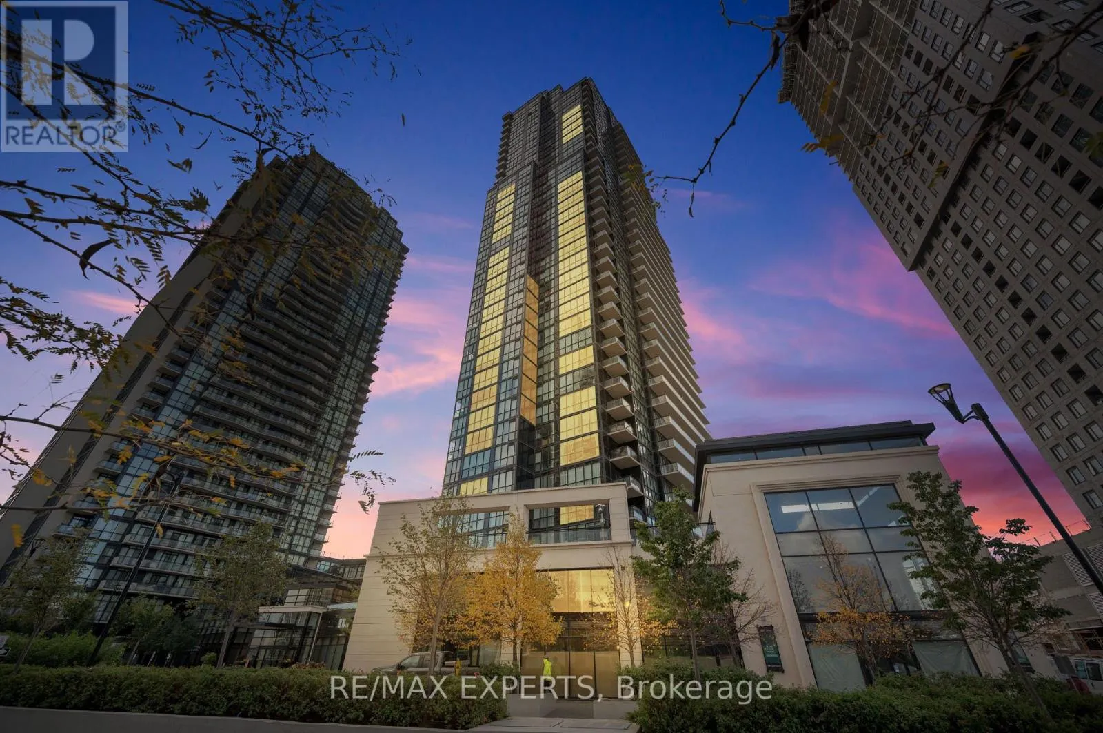 Apartment for rent: 3002 - 2910 Highway 7 Road W, Vaughan, Ontario L4K 0H8