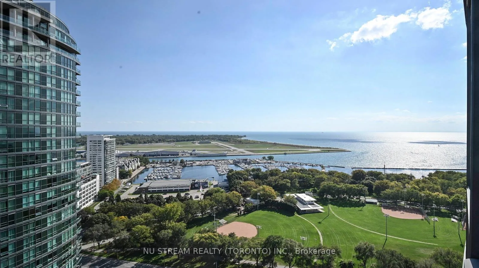 Apartment for rent: 3006 - 219 Fort York Boulevard, Toronto, Ontario M5V 1B1