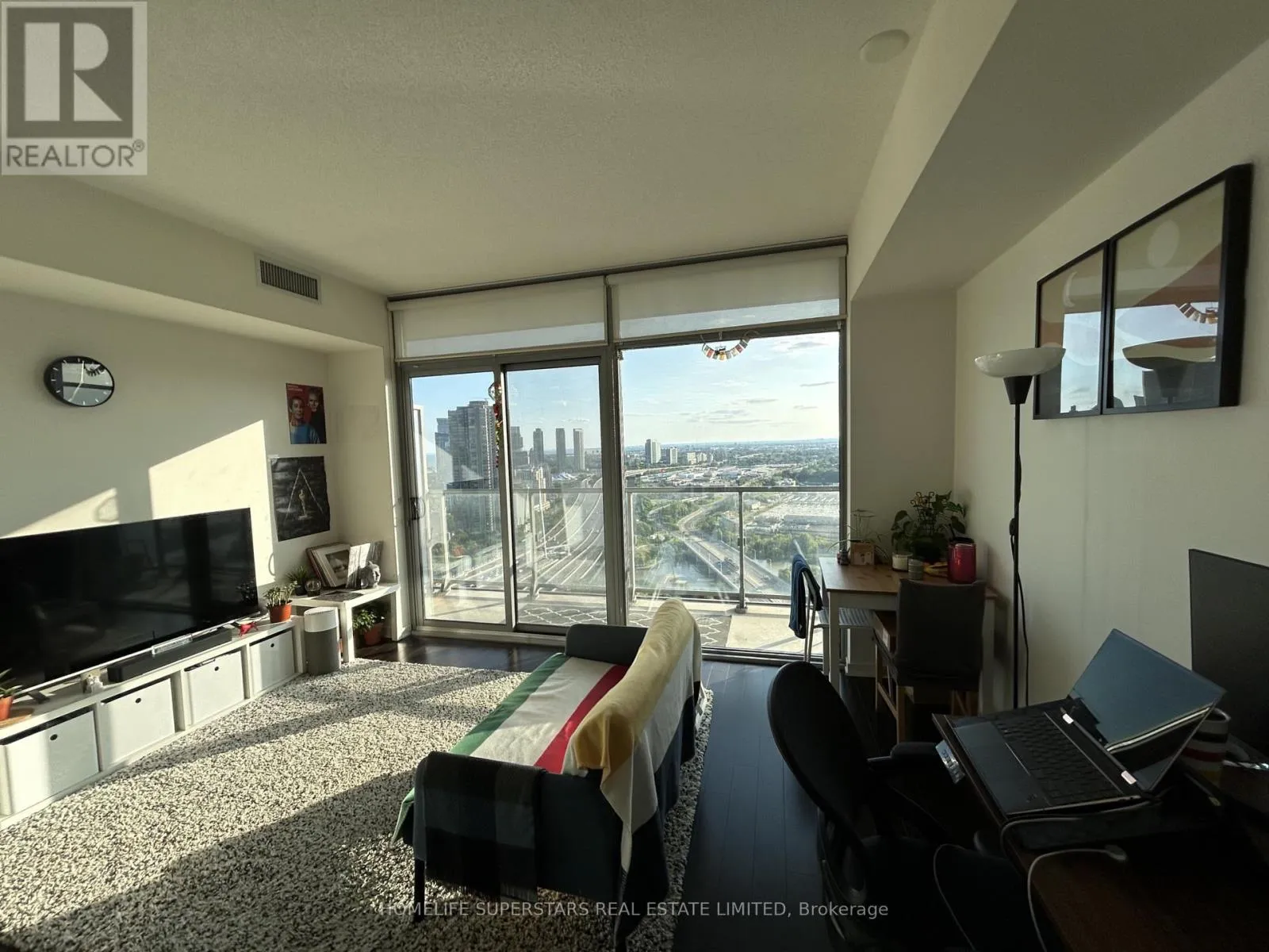 Apartment for rent: 3007 - 105 The Queens Way, Toronto, Ontario M6S 5B5