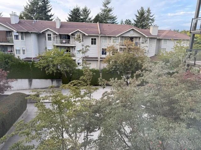 Apartment for rent: 301 10707 139 Street, Surrey, British Columbia V3T 0B2