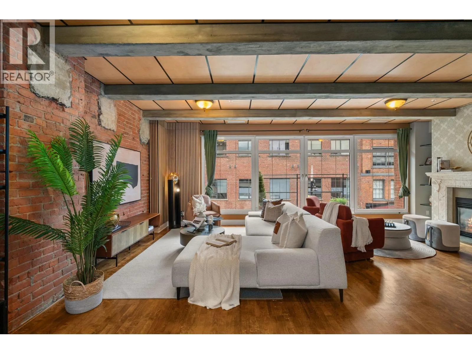 Apartment for rent: 301 1155 Mainland Street, Vancouver, British Columbia V6B 5P2