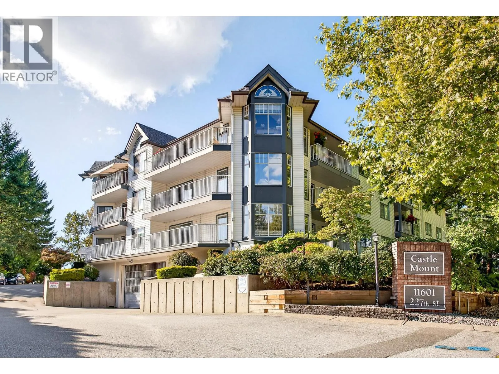 Apartment for rent: 301 11601 227 Street, Maple Ridge, British Columbia V2X 0J7