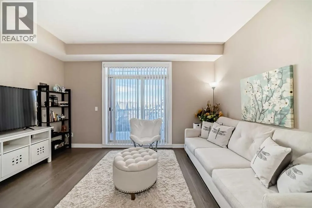 Apartment for rent: 301, 117 Copperpond  Se, Calgary, Alberta T2Z 5E2