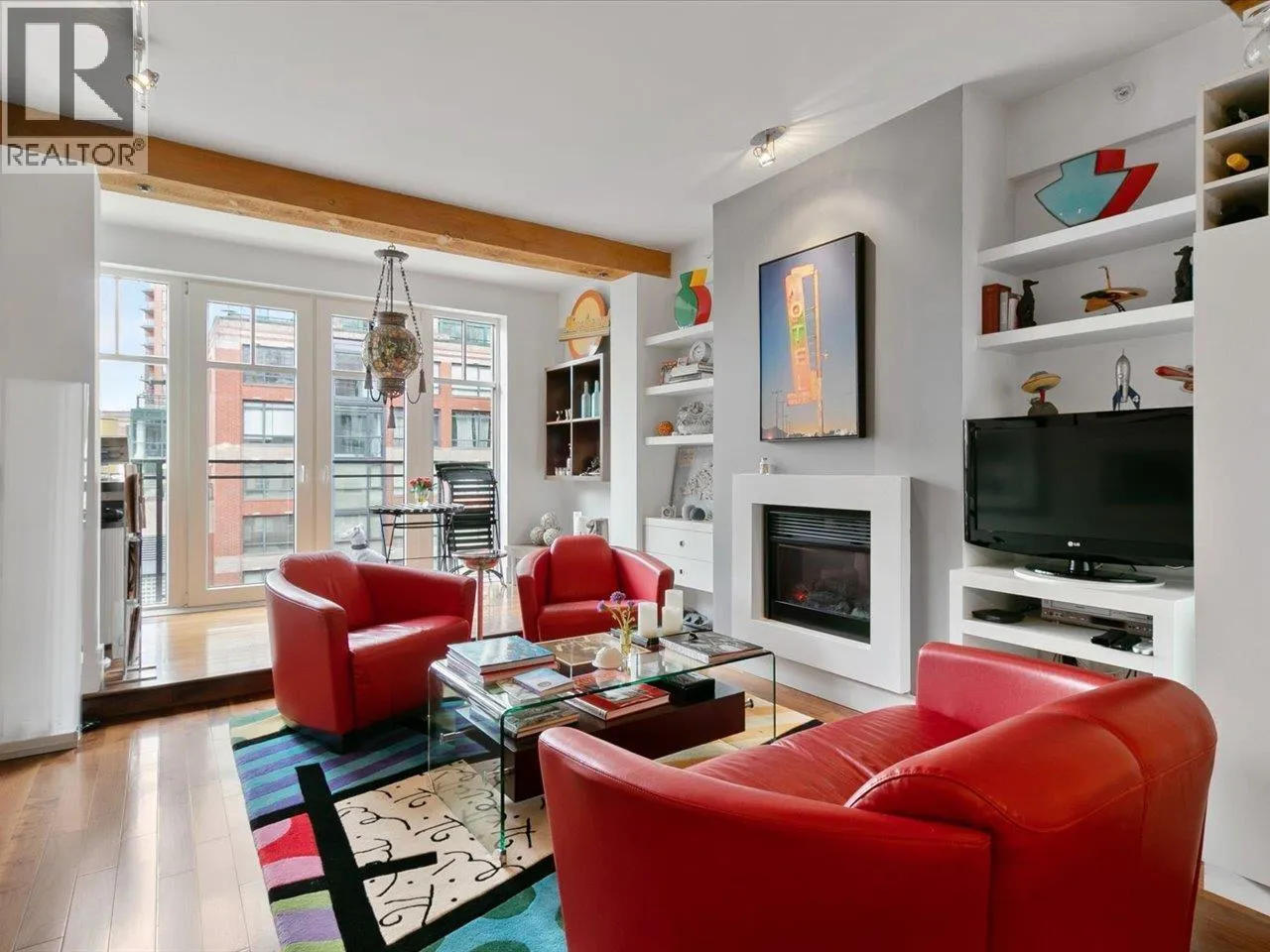 Apartment for rent: 301 1275 Hamilton Street, Vancouver, British Columbia V6B 1E2