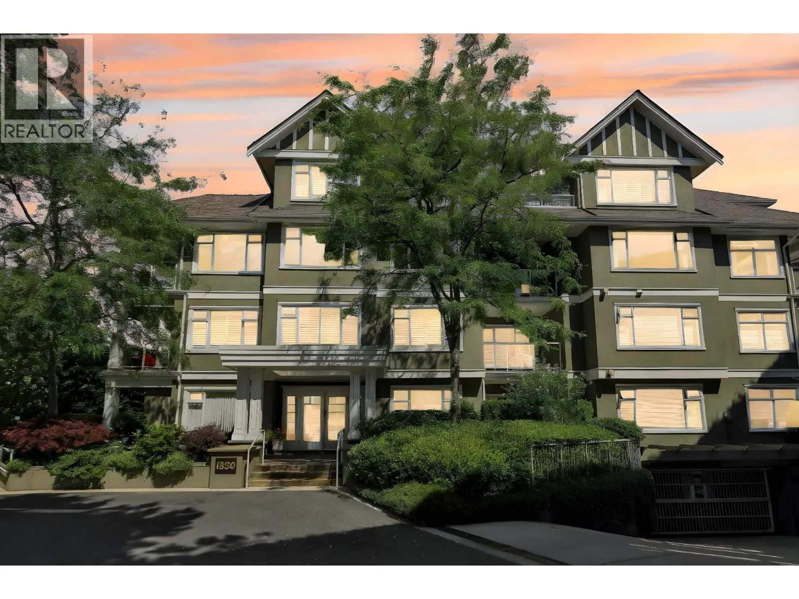 Apartment for rent: 301 1330 Hunter Road, Delta, British Columbia V4L 1Y8