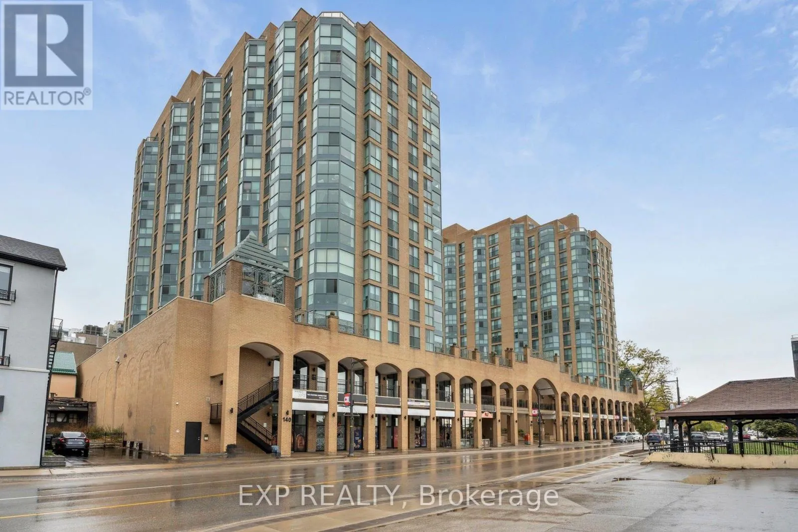 Apartment for rent: 301 - 140 Dunlop Street E, Barrie, Ontario L4M 6H9