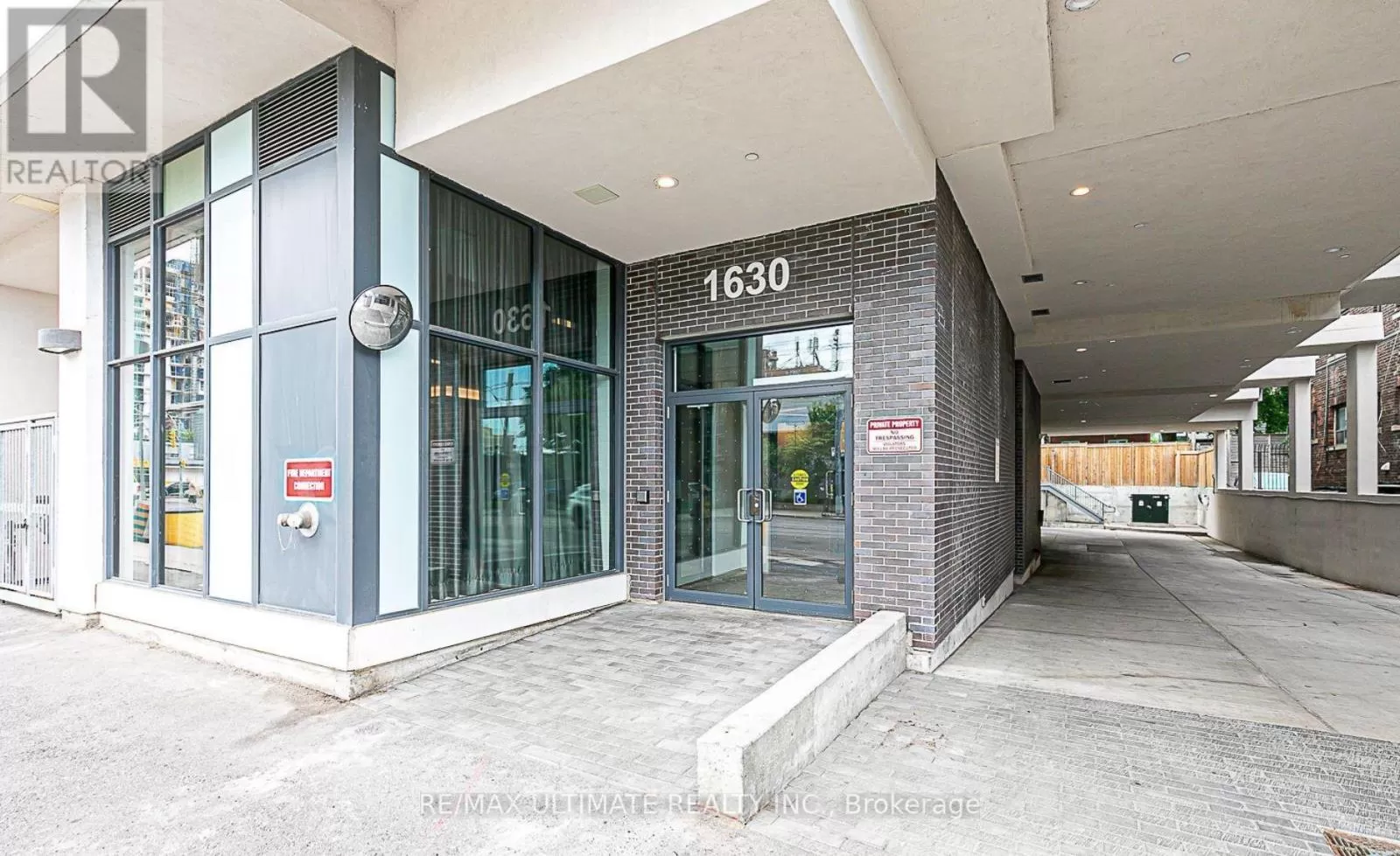 Apartment for rent: 301 - 1630 Queen Street E, Toronto, Ontario M4L 0B3