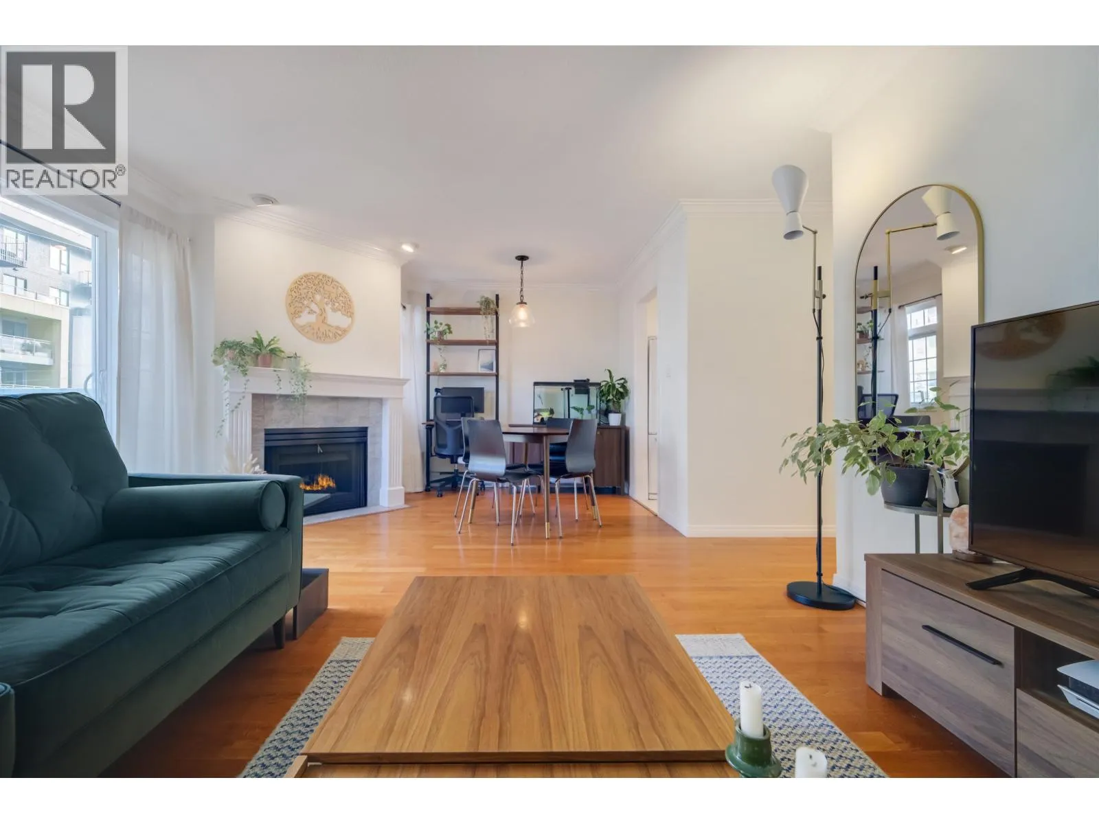 Apartment for rent: 301 1868 E 11th Avenue, Vancouver, British Columbia V5N 1Z1