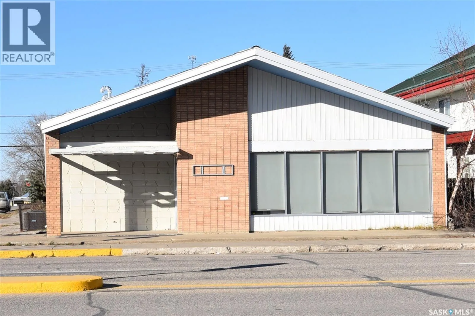 Offices for rent: 301 1st Avenue E, Nipawin, Saskatchewan S0E 1E0