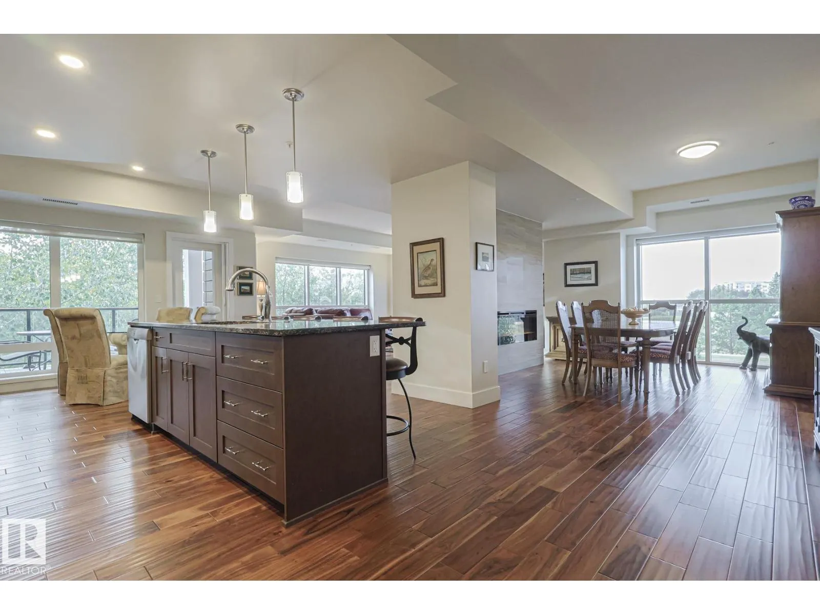 Apartment for rent: #301 200 Bellerose Dr, St. Albert, Alberta T8N 7P7