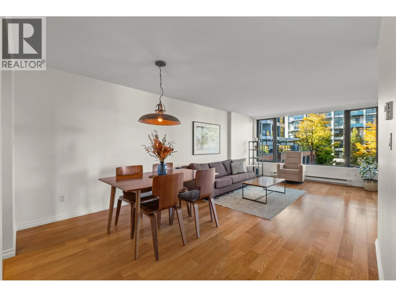 Apartment for rent: 301 2201 Pine Street, Vancouver, British Columbia V6J 5E7