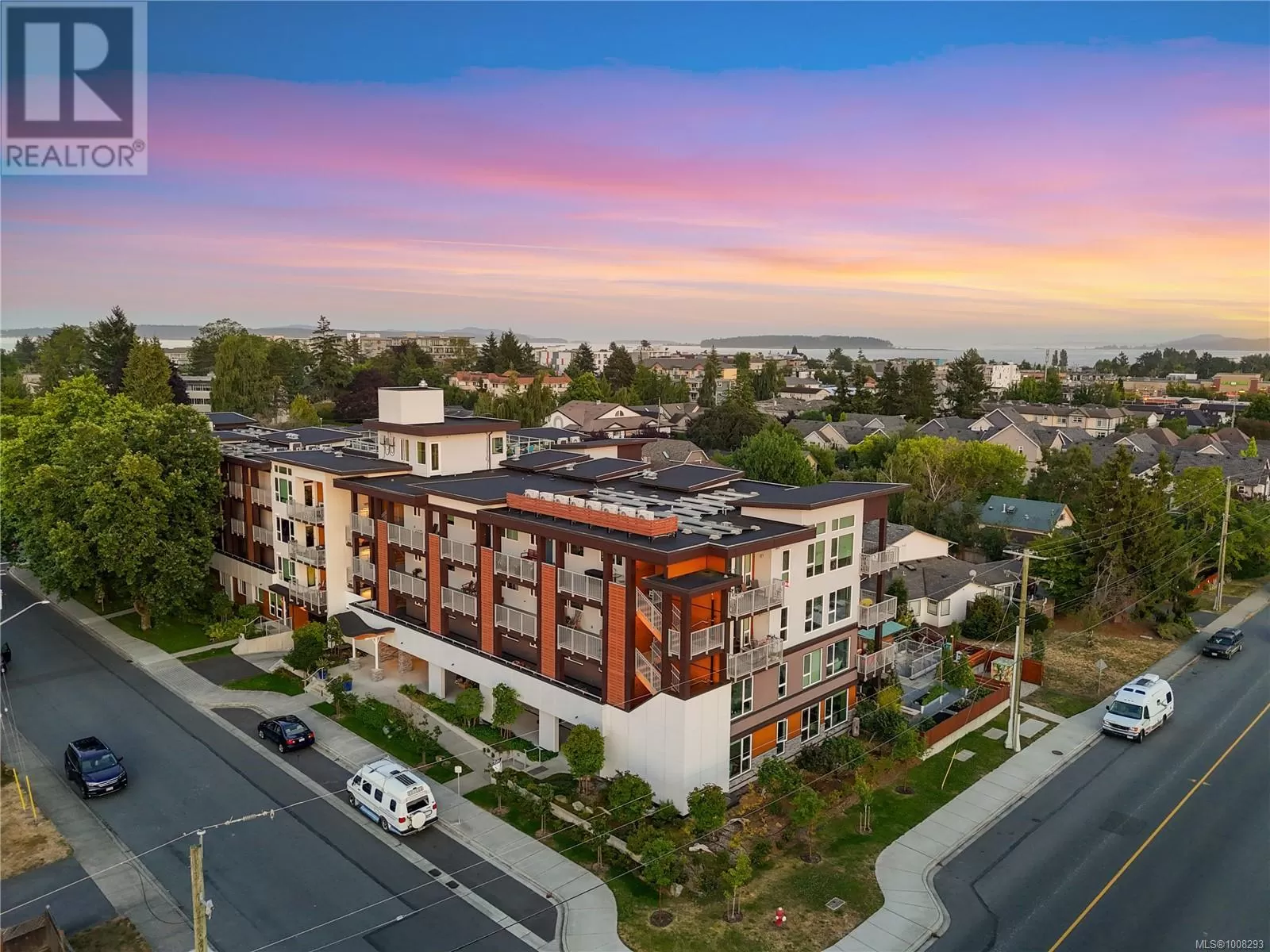 Apartment for rent: 301 2319 Brethour Ave, Sidney, British Columbia V8L 2A4