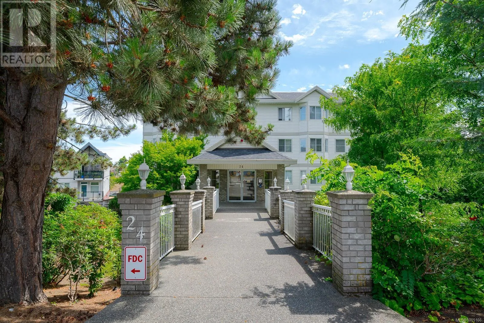 Apartment for rent: 301 24 Prideaux St, Nanaimo, British Columbia V9R 2M4