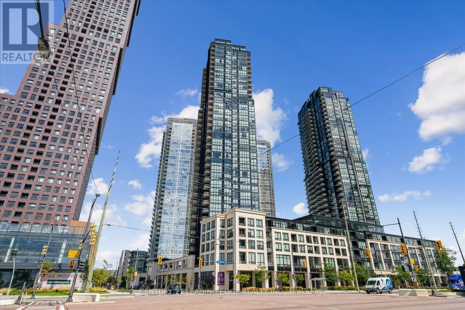 Apartment for rent: 301 - 2910 Highway 7 Road W, Vaughan, Ontario L4K 0H8