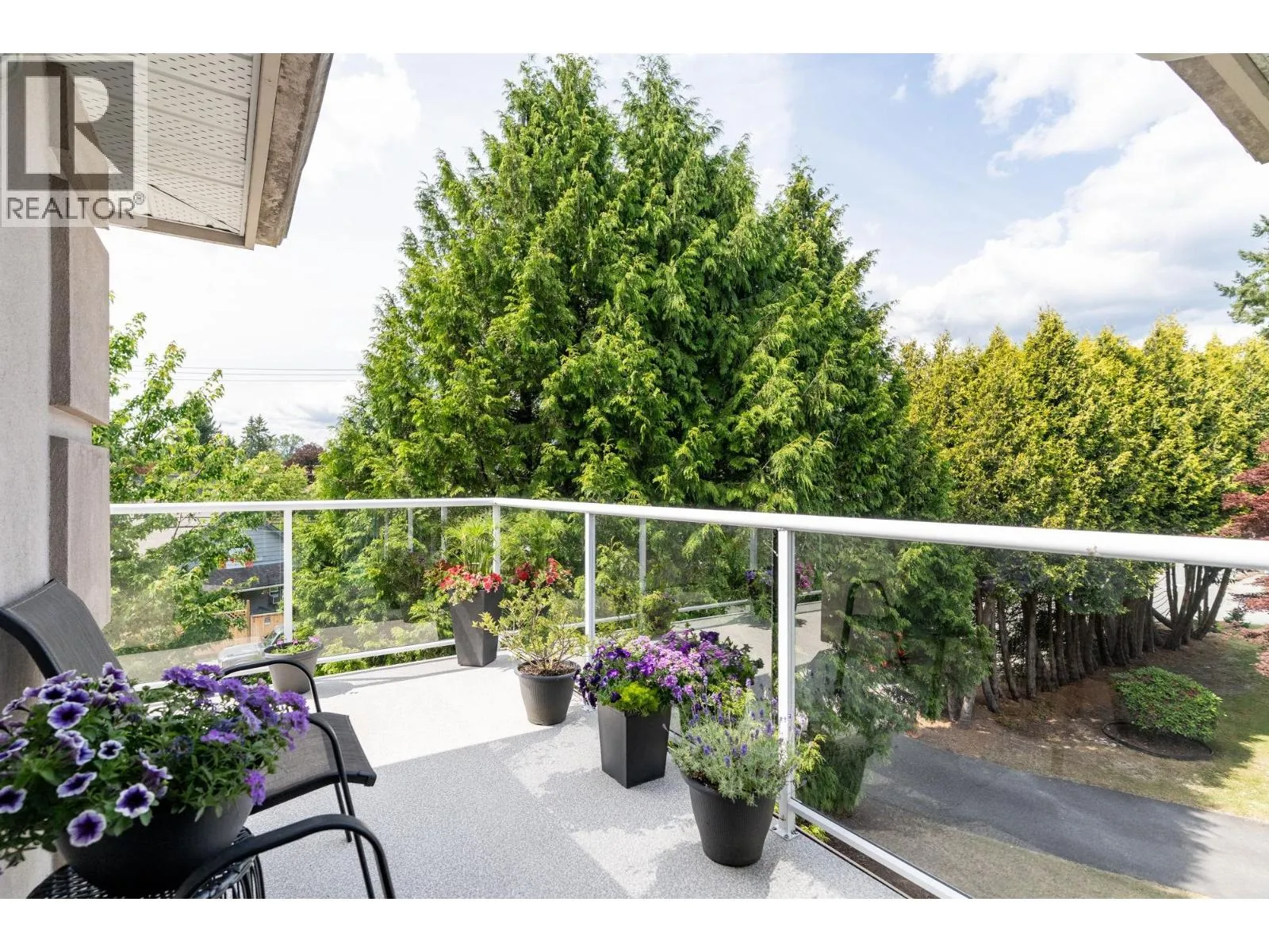 Apartment for rent: 301 3128 Flint Street, Port Coquitlam, British Columbia V3B 4J1