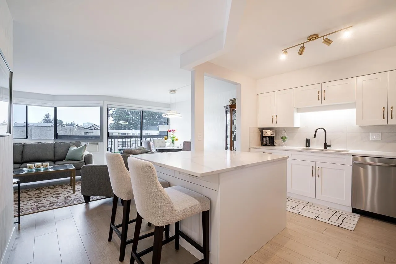 Apartment for rent: 301 31955 Old Yale Road, Abbotsford, British Columbia V2T 4N1