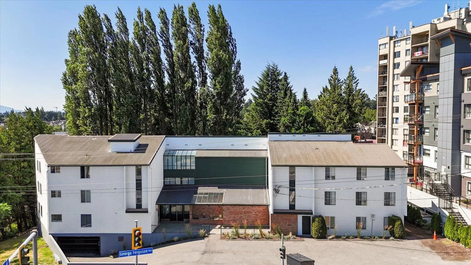 Apartment for rent: 301 33598 George Ferguson Way, Abbotsford, British Columbia V2S 2L8