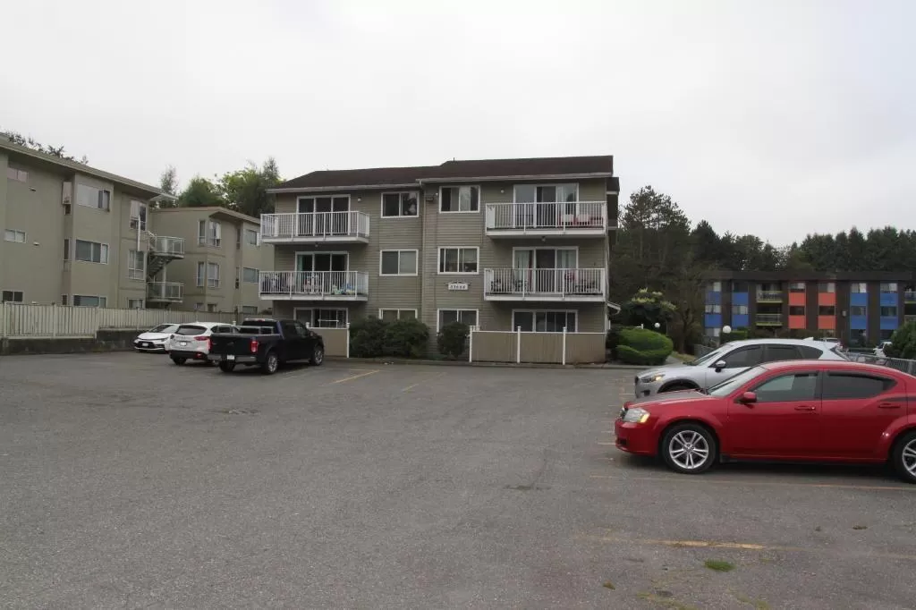 Apartment for rent: 301 33664 Marshall Road, Abbotsford, British Columbia V2S 6E8