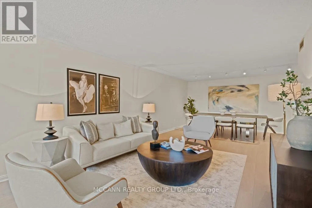 Apartment for rent: 301 - 360 Bloor Street E, Toronto, Ontario M4W 3M3