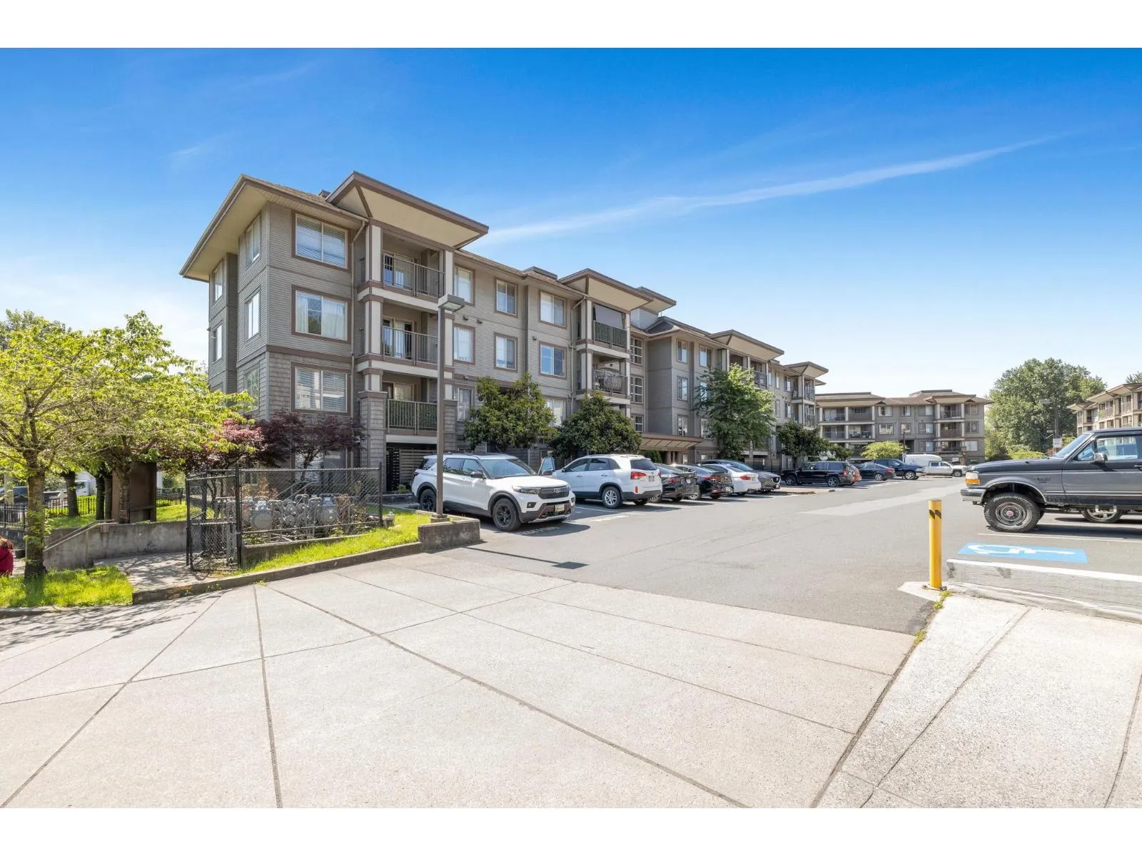 Apartment for rent: 301 45561 Yale Road|chilliwack Proper South, Chilliwack, British Columbia V2P 0A8