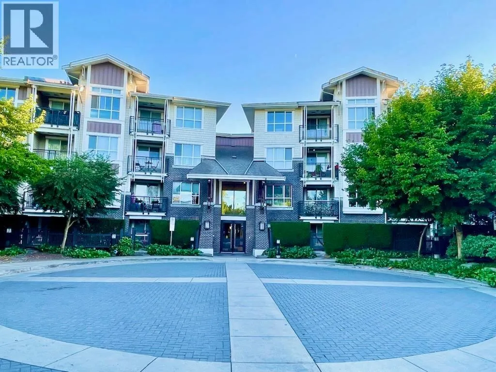 Apartment for rent: 301 5788 Sidley Street, Burnaby, British Columbia V5J 0E4