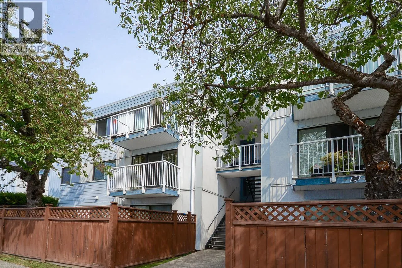 Apartment for rent: 301 7200 Lindsay Road, Richmond, British Columbia V7C 3M6