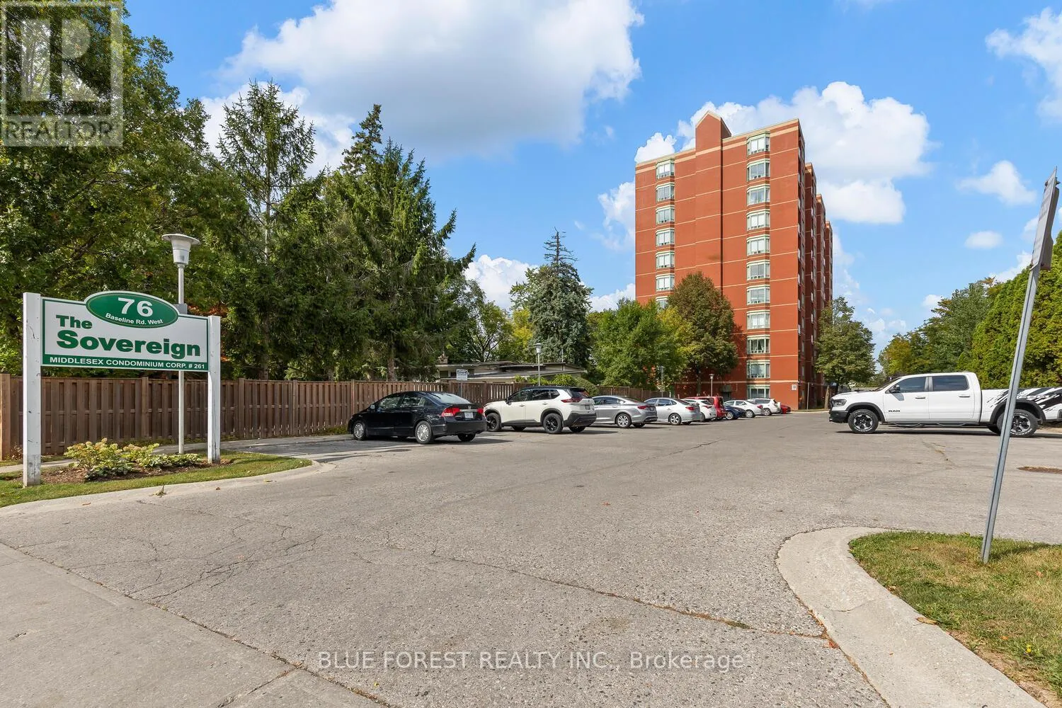 Apartment for rent: 301 - 76 Base Line Road W, London South, Ontario N6J 4Y7