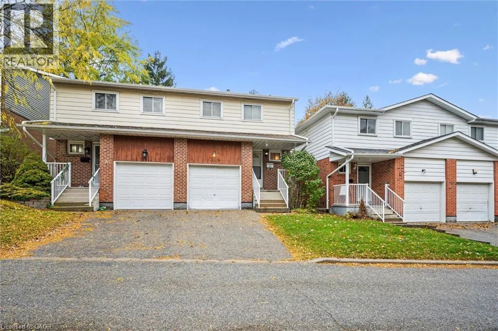 Row / Townhouse for rent: 301 Bluevale Street N Unit# E, Waterloo, Ontario N2J 4H6