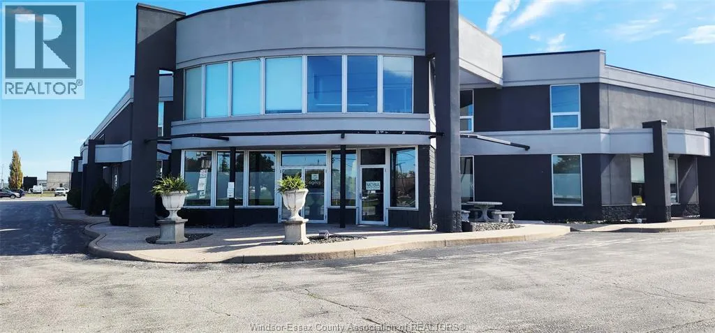 Warehouse for rent: 301 Croft Drive Unit# 4-5, Lakeshore, Ontario N8N 2L9