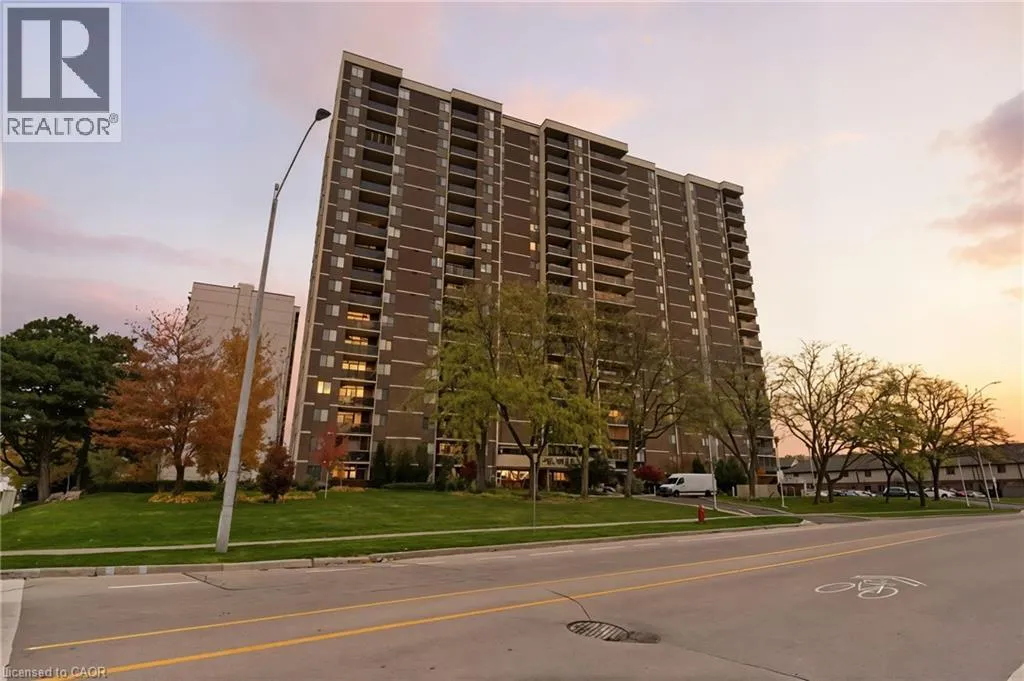 Apartment for rent: 301 Frances Avenue Unit# 1503, Stoney Creek, Ontario L8E 3W6