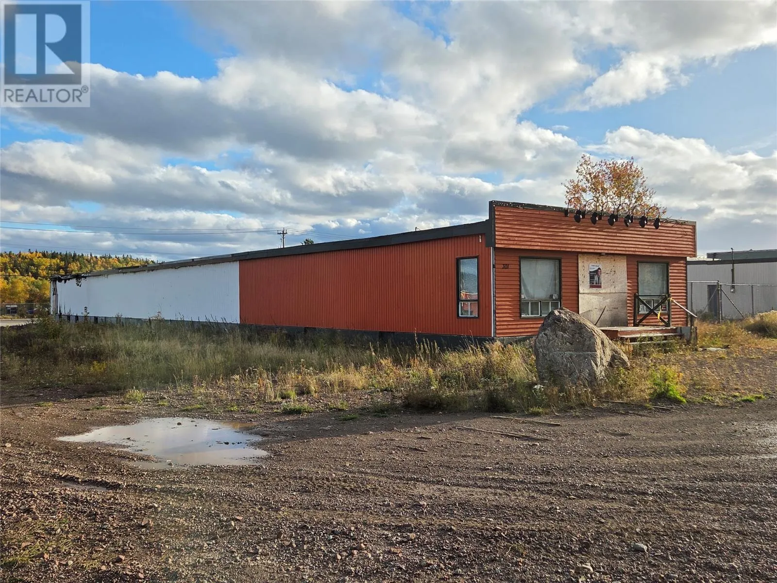 Warehouse for rent: 301 Main Street, Bishop's Falls, Newfoundland & Labrador A0H 1C0