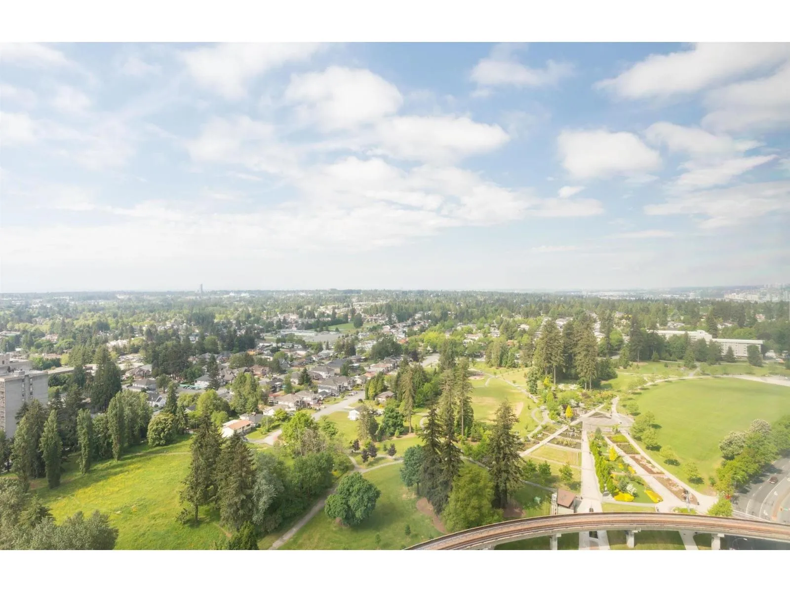 Apartment for rent: 3010 13618 100 Avenue, Surrey, British Columbia V3T 0A8