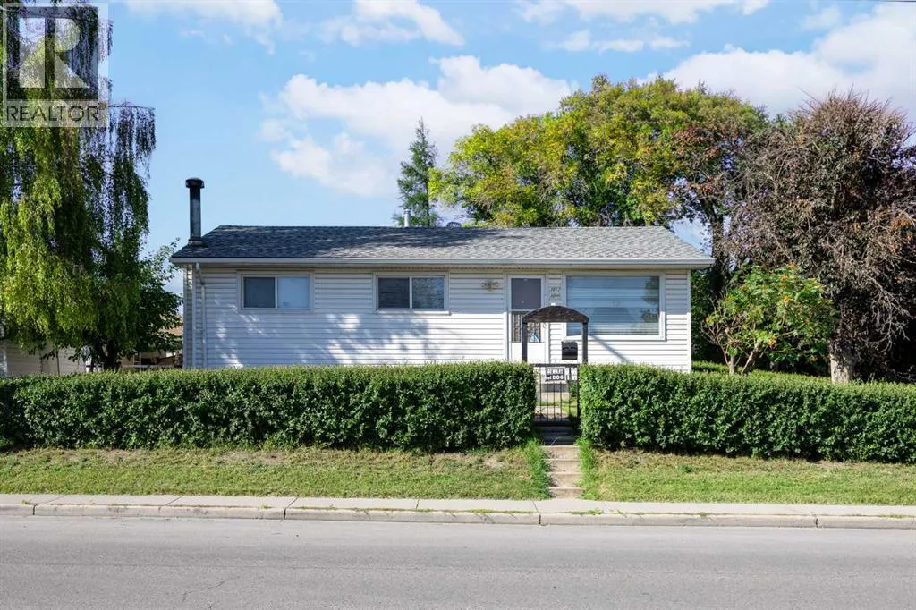 House for rent: 3012 30 Avenue Se, Calgary, Alberta T2B 0G7