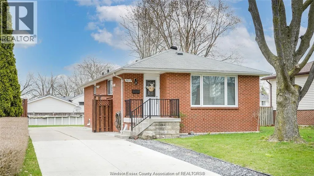 House for rent: 3012 Grandview Street, Windsor, Ontario N8T 2L9