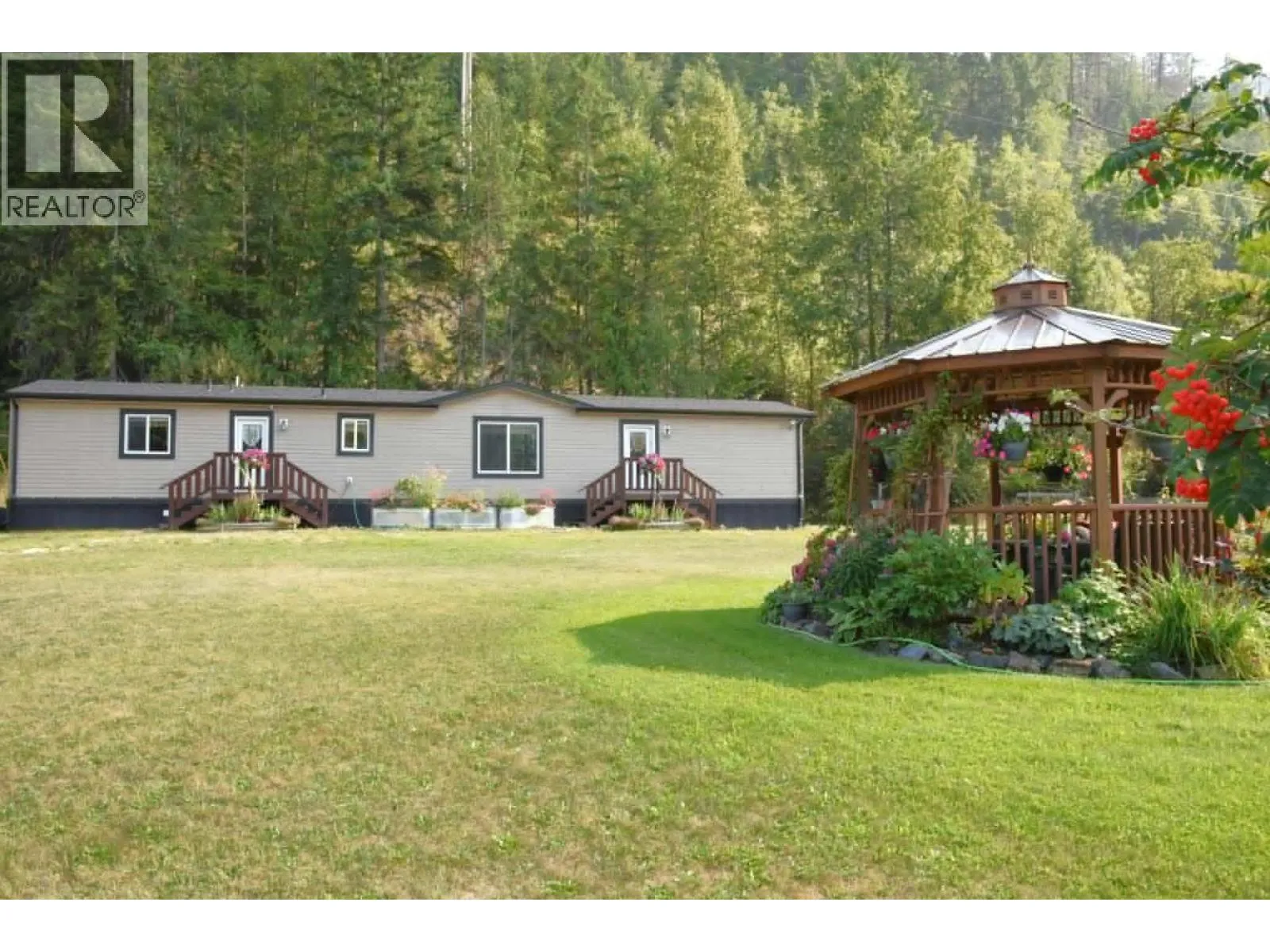 Manufactured Home for rent: 3015 Highway 6 Highway Lot# B, Nakusp, British Columbia V0G 1R1