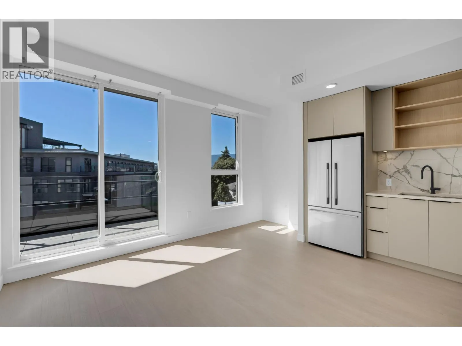 Apartment for rent: 301n 343 St. Davids Avenue, North Vancouver, British Columbia V7L 3P2