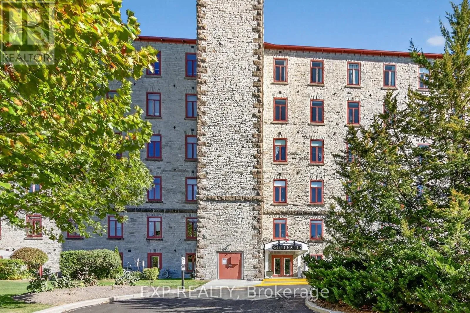 Apartment for rent: 302 - 1 Rosamond Street E, Mississippi Mills, Ontario K0A 1A0