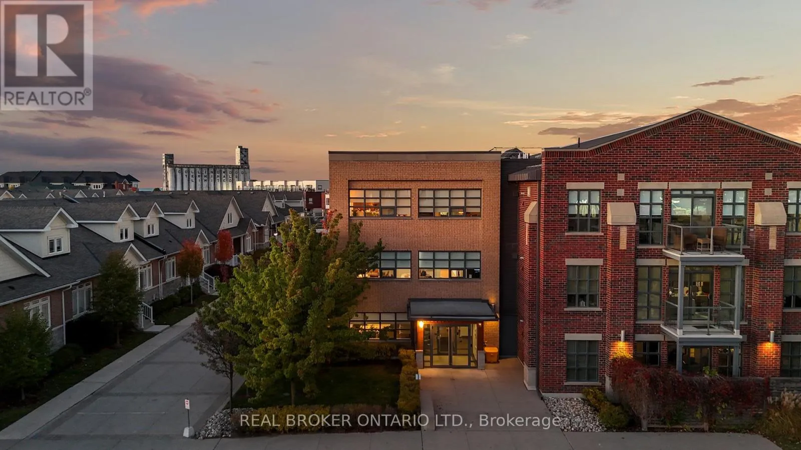 Apartment for rent: 302 - 1 Shipyard Lane, Collingwood, Ontario L9Y 0W2