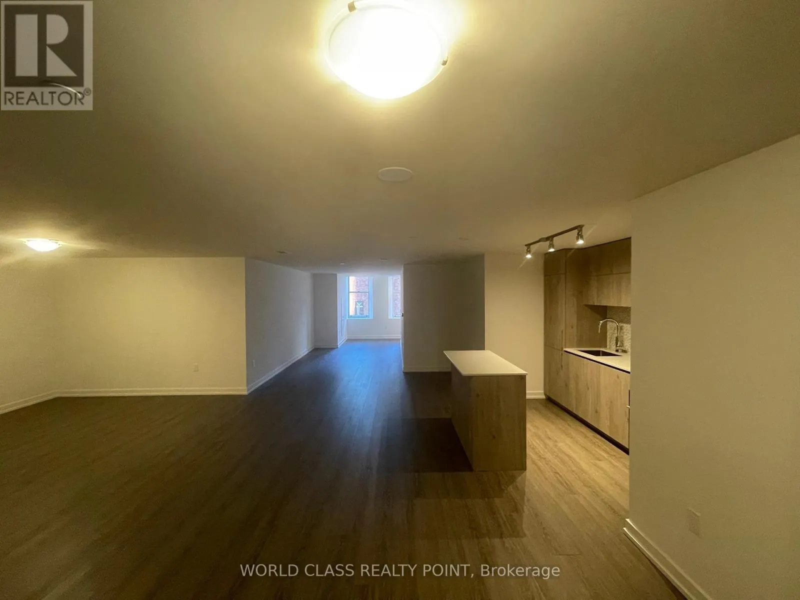 Apartment for rent: 302 - 1 Yorkville Avenue, Toronto, Ontario M4W 0B1