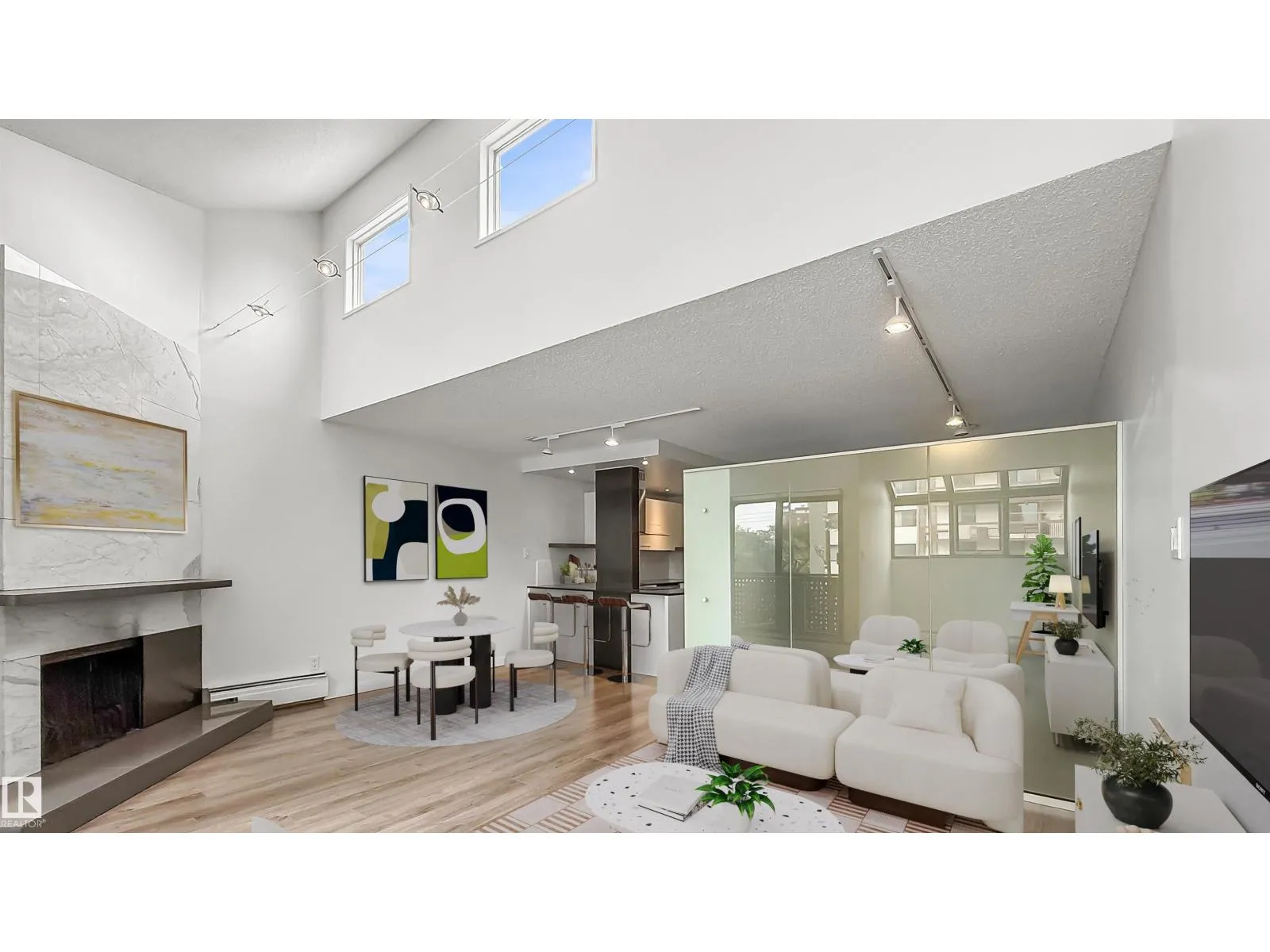 Apartment for rent: #302 10148 118 St Nw, Edmonton, Alberta T5K 1Y4