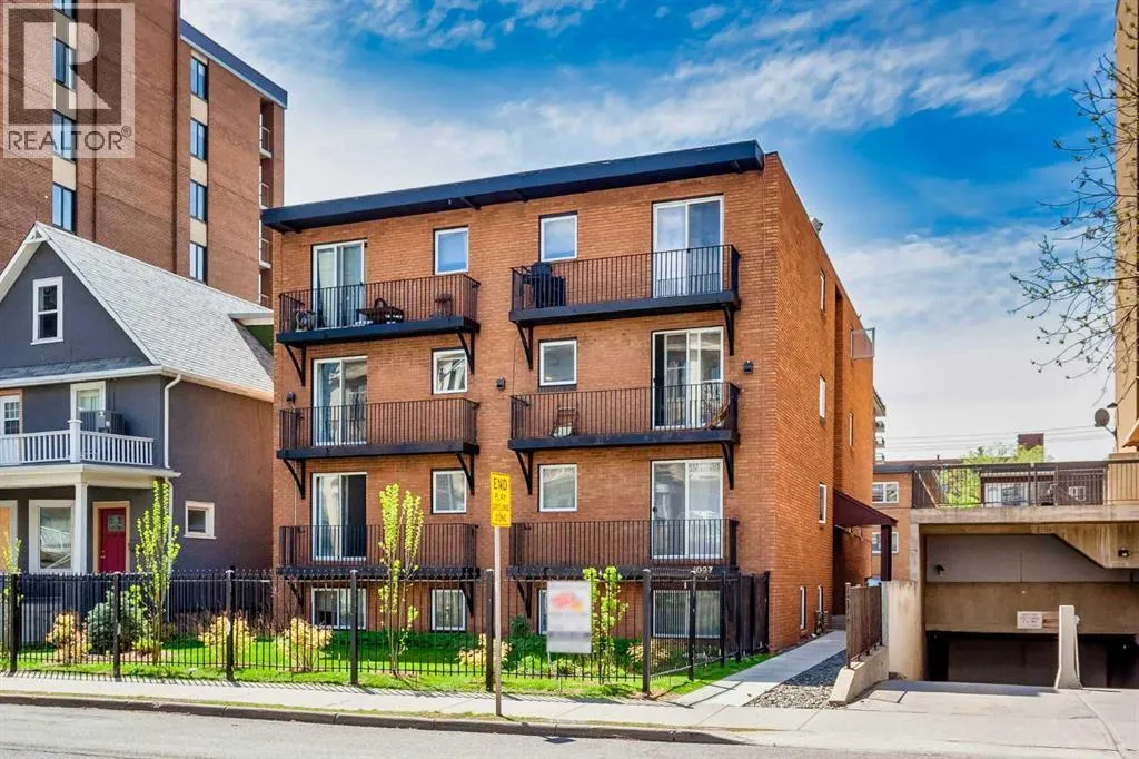 Apartment for rent: 302, 1027 12 Avenue Sw, Calgary, Alberta T2R 0J5