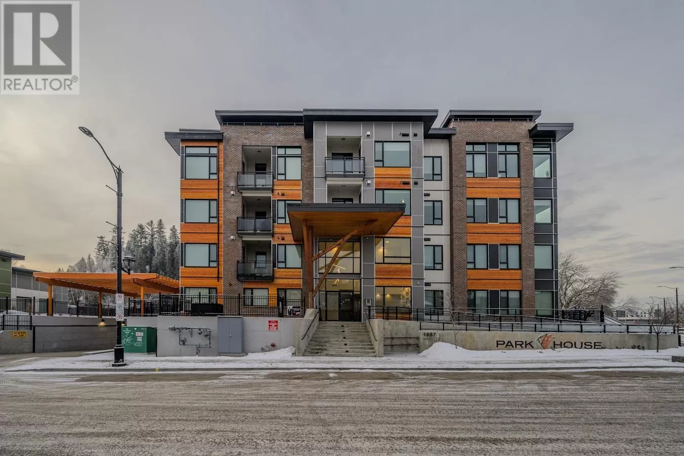 Apartment for rent: 302 1087 6th Avenue, Prince George, British Columbia V2L 0E5