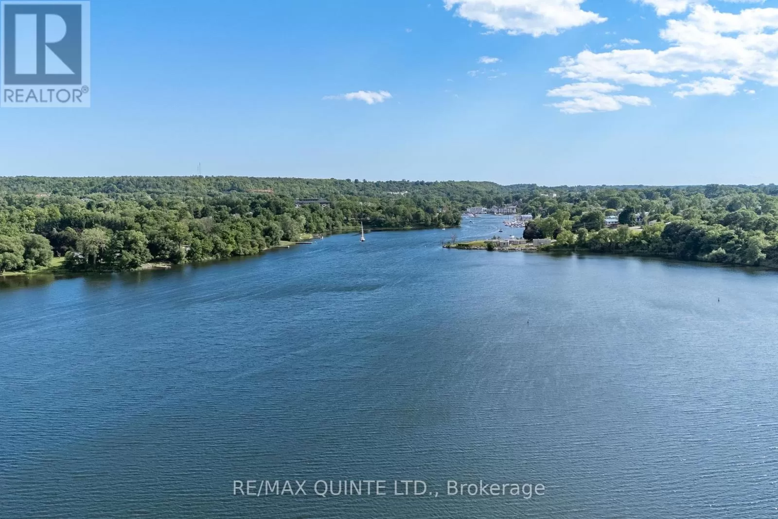 Apartment for rent: 302 - 12 Clara Drive, Prince Edward County, Ontario K0K 2T0