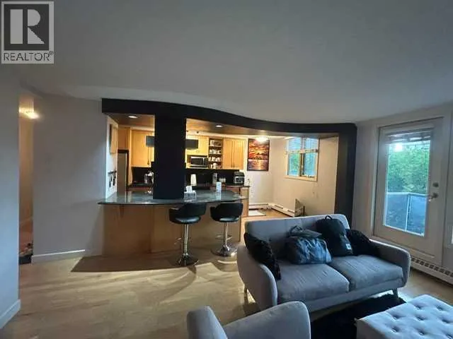 Apartment for rent: 302, 1225 15 Avenue, Calgary, Alberta T3C 0X5