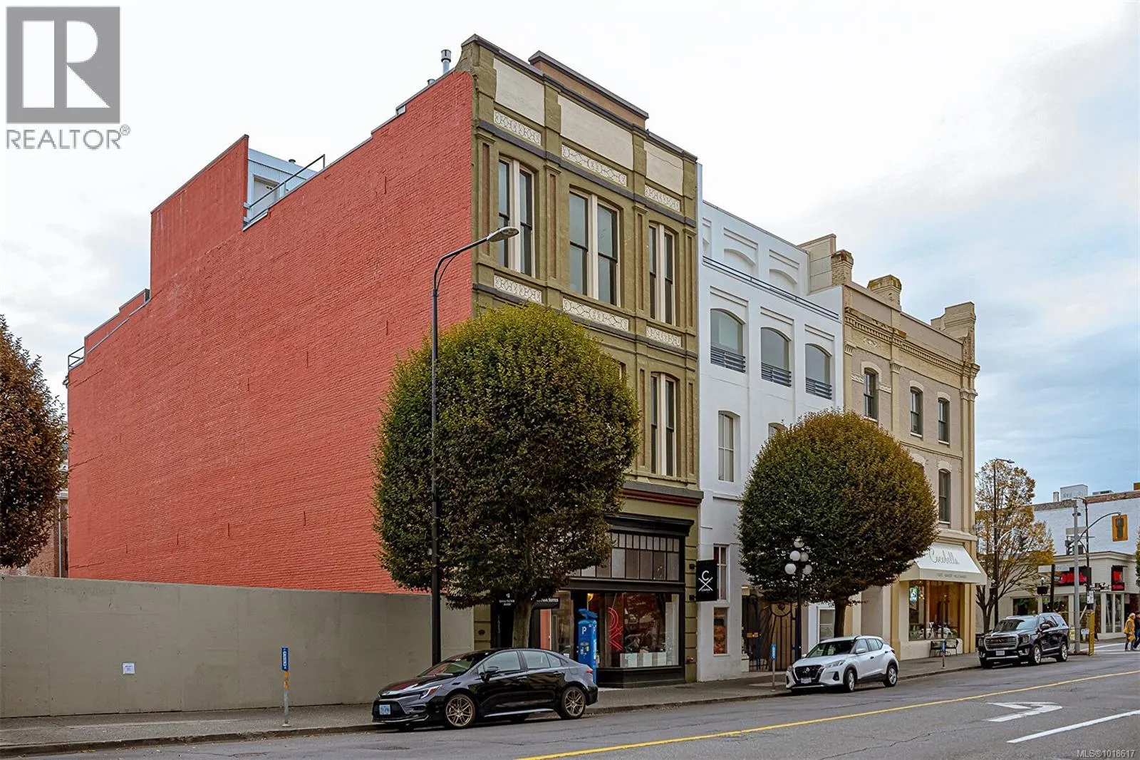 Apartment for rent: 302 1407 Government St, Victoria, British Columbia V8W 1Z1